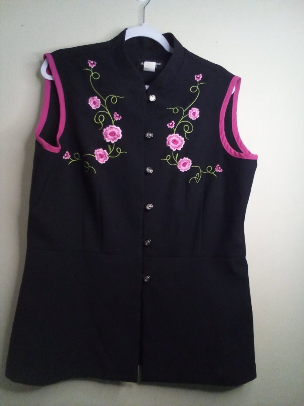 Kari's Place Shirt Women 18 Button Up Sleeveless Embroidery Career Black Pink